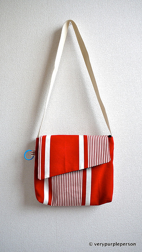 Red stripes messenger bag