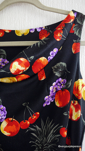 Fruit jersey dress (Vogue 1351)