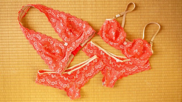 Red lace set